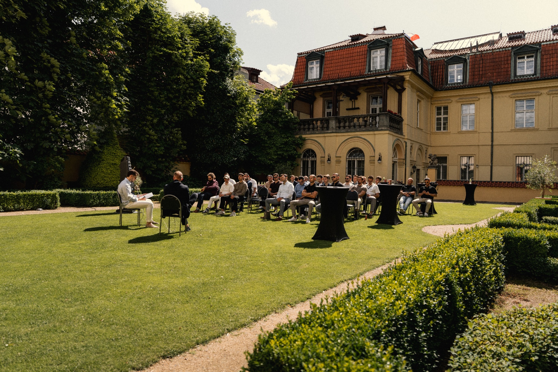 Přednáška Adama Pavelky + networking